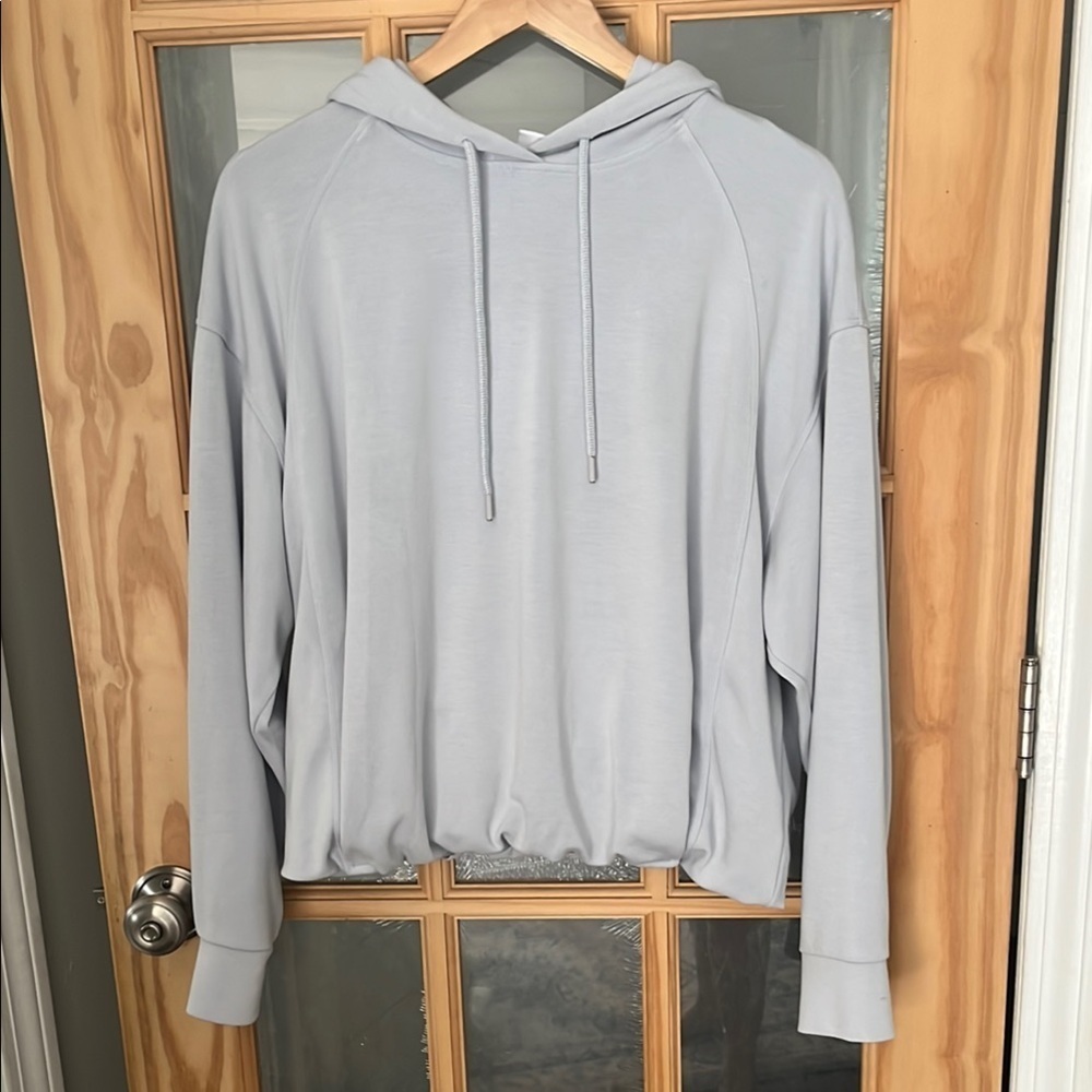 Athleta Gathered Botttom Gray lightweight hoodie with blue undertones  sz med